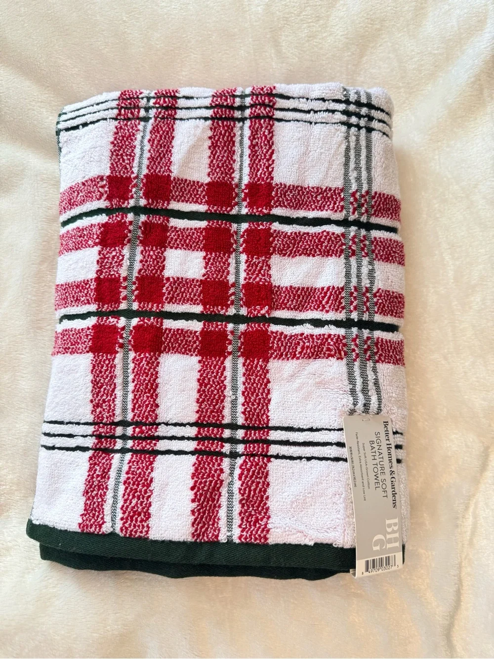 Better Homes And Gardens Red and Green Plaid Bath Towel